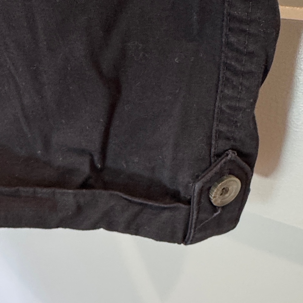 Lee Black Cargo Capris - Picture 2 of 11